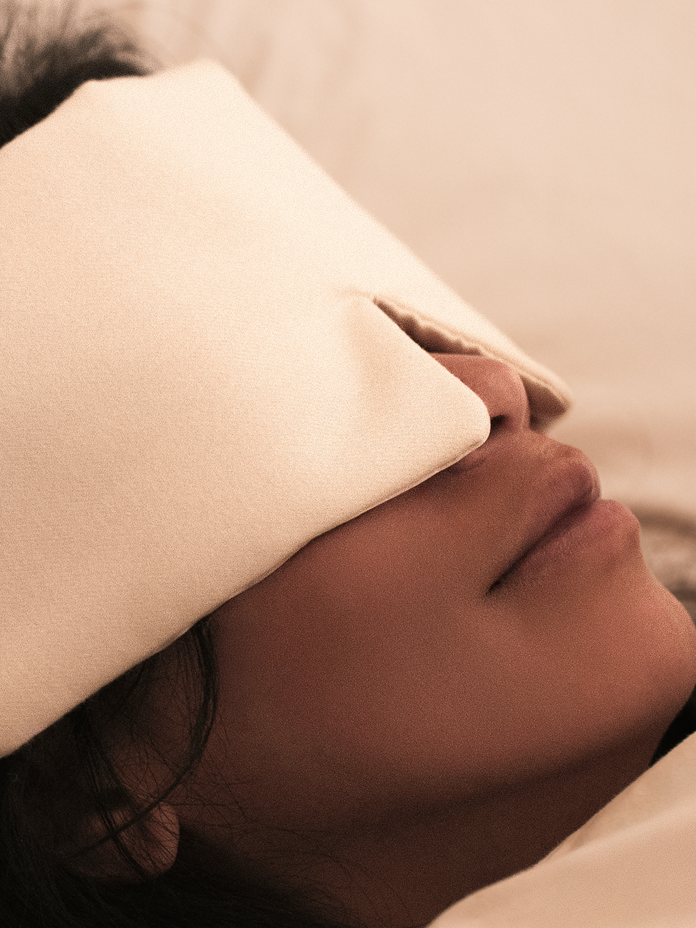 Silk and Cashmere black-out eyemask